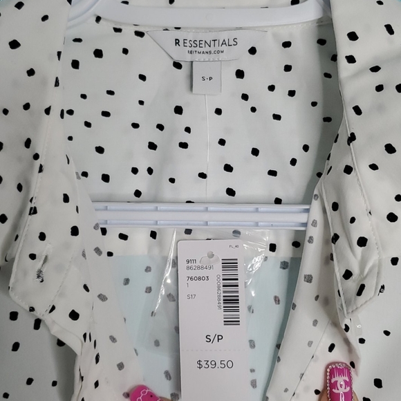 R Essentials Long Sleeve Fitted Button Up Blouse - Picture 2 of 4